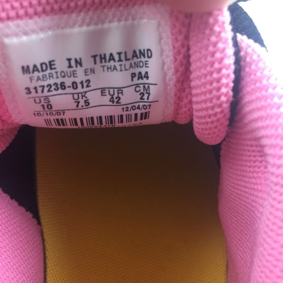 NIKE womens Football Cleats Size 10 Black Pink - Picture 4 of 5